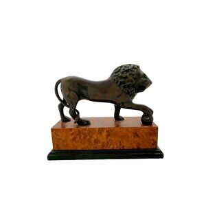 Lion Bronze Statue on Burl-wood Base Italian Medici Style Vintage Elegant Decor